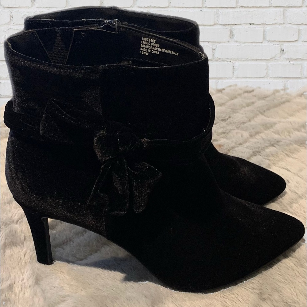 Torrid Black Velvet Bow Zip-Up Heeled Booties